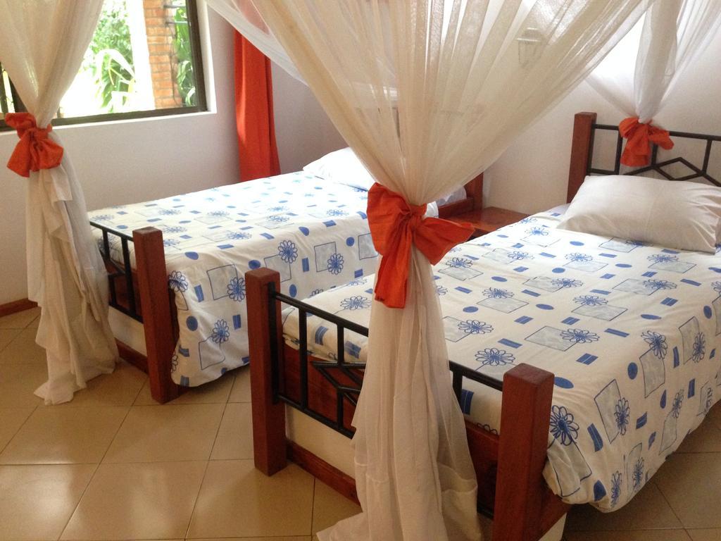 Outpost Lodge Arusha Ruang foto