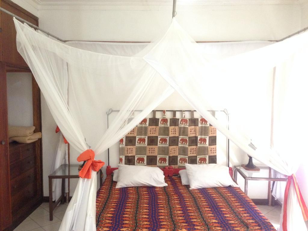 Outpost Lodge Arusha Ruang foto